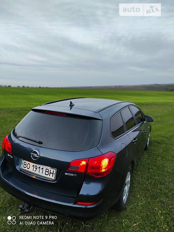 Универсал Opel Astra 2012 в Чорткове