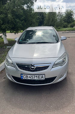 Універсал Opel Astra 2011 в Прилуках