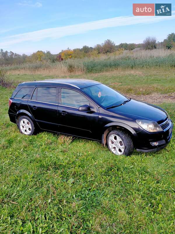 Универсал Opel Astra 2005 в Подольске