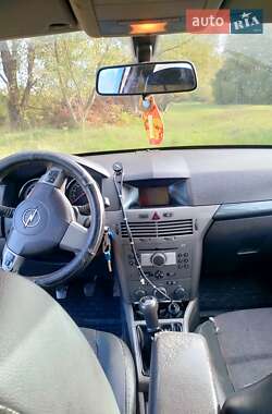 Универсал Opel Astra 2005 в Подольске