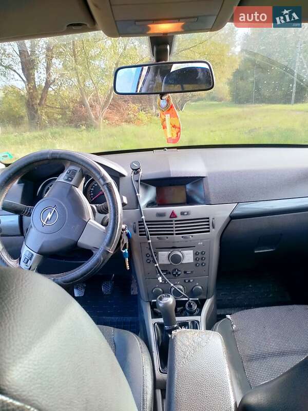 Универсал Opel Astra 2005 в Подольске