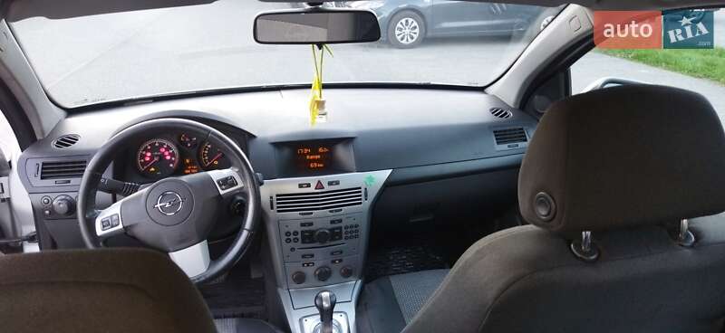Хетчбек Opel Astra 2013 в Тернополі