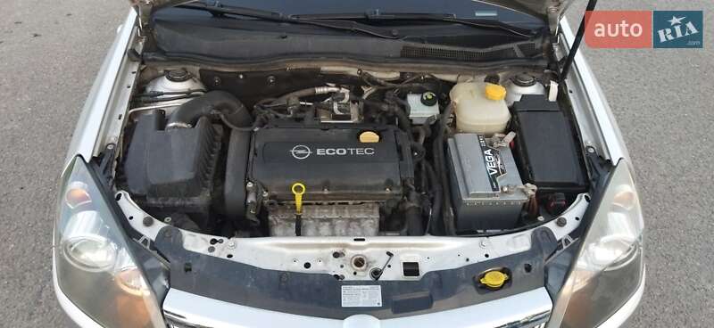 Хетчбек Opel Astra 2013 в Тернополі