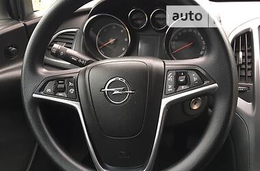 Універсал Opel Astra 2013 в 