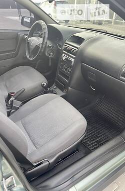 Седан Opel Astra 2006 в 