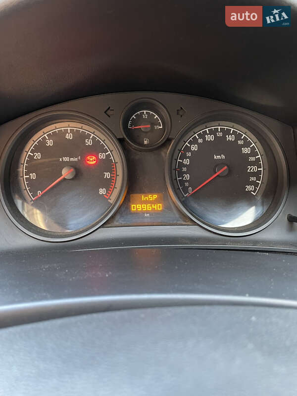 Седан Opel Astra 2011 в Іршаві