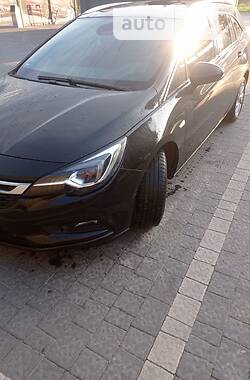 Универсал Opel Astra 2017 в 