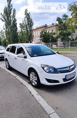 Унiверсал Opel Astra 2012 в Києві