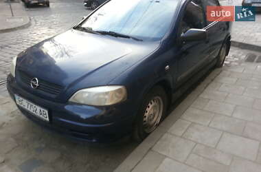 Хетчбек Opel Astra 2000 в 