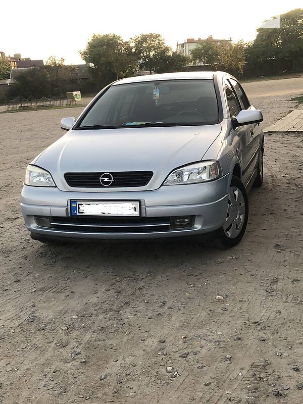 Седан Opel Astra 2004 в Черноморске