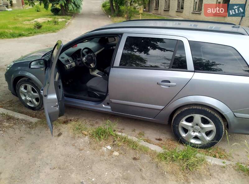 Универсал Opel Astra 2008 в Львове