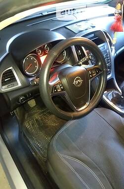 Универсал Opel Astra 2013 в Звягеле