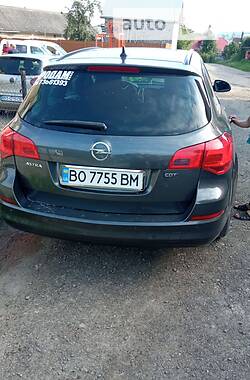 Универсал Opel Astra 2011 в Бучаче