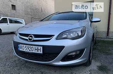 Универсал Opel Astra 2015 в Тячеве
