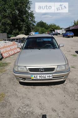 Універсал Opel Astra 1997 в Кам'янському
