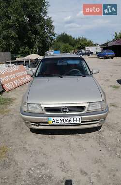 Универсал Opel Astra 1997 в Каменском