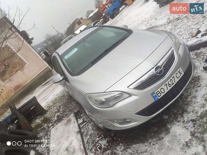 Opel Astra 2012
