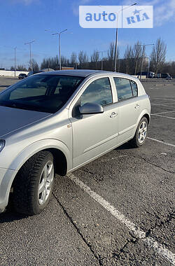 Хэтчбек Opel Astra 2007 в Днепре