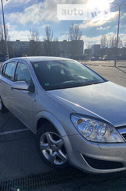 Хэтчбек Opel Astra 2007 в Днепре