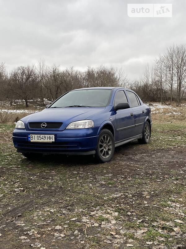 Седан Opel Astra 2006 в Миргороді