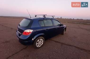 Хэтчбек Opel Astra 2004 в 