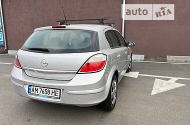 Хетчбек Opel Astra 2004 в Житомирі