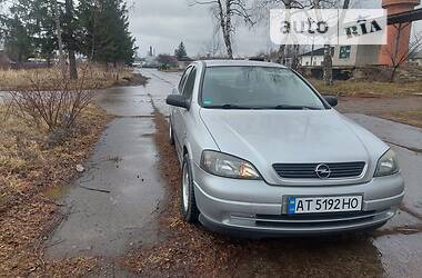 Хэтчбек Opel Astra 2003 в Надворной