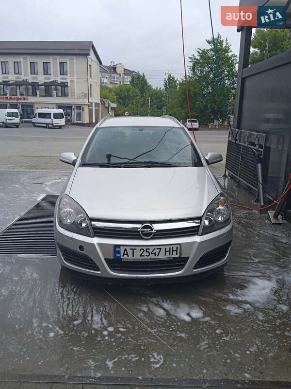 Універсал Opel Astra 2005 в Івано-Франківську