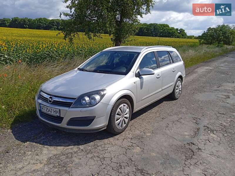 Універсал Opel Astra 2005 в Івано-Франківську