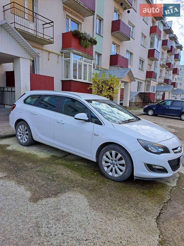 Универсал Opel Astra 2014 в Самборе