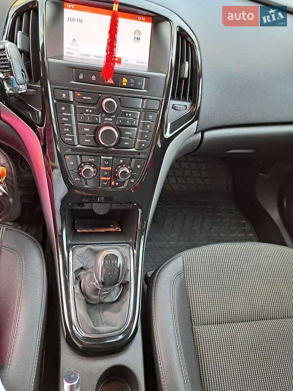 Универсал Opel Astra 2014 в Самборе