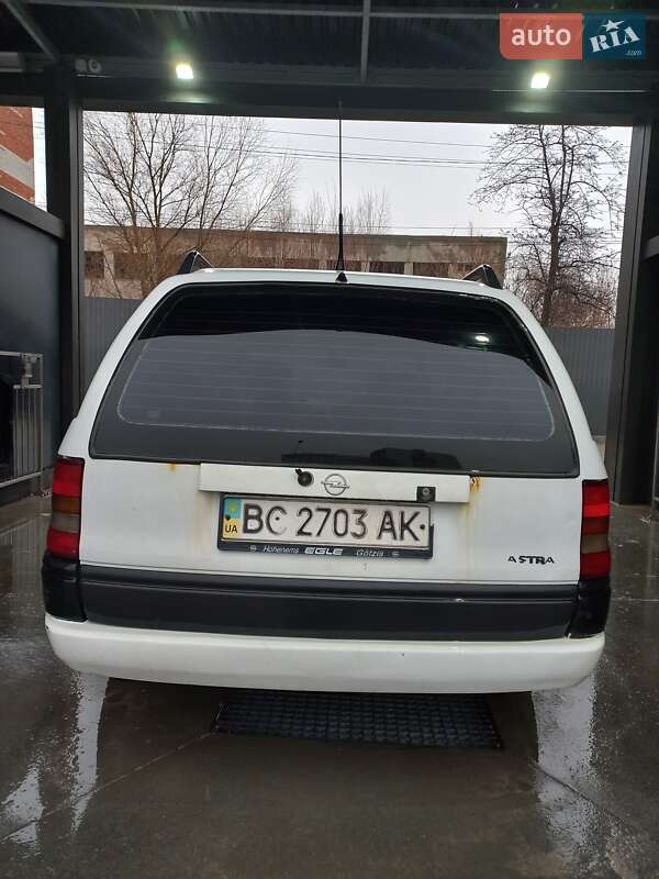 Универсал Opel Astra 1995 в Львове
