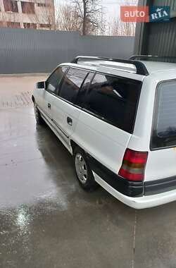 Универсал Opel Astra 1995 в Львове