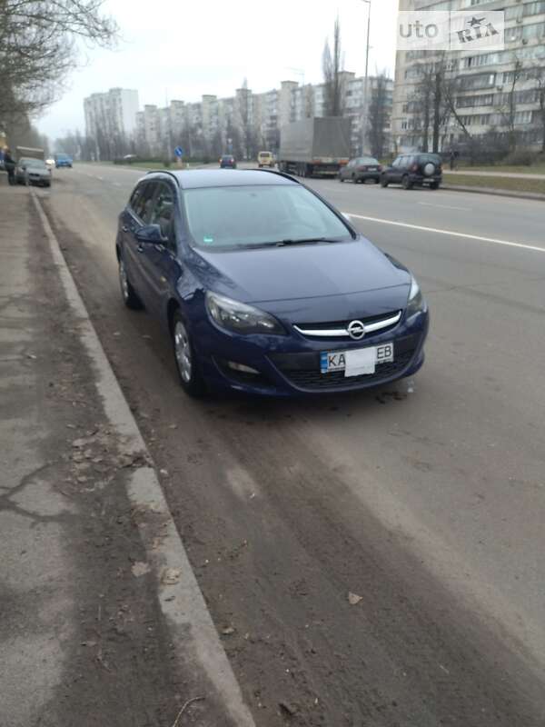 Универсал Opel Astra 2015 в Киеве