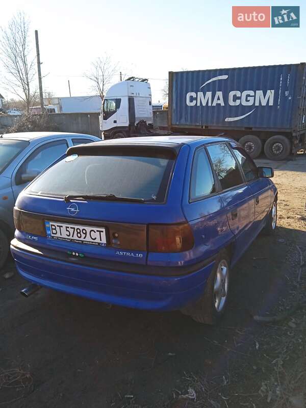Седан Opel Astra 1998 в Одессе