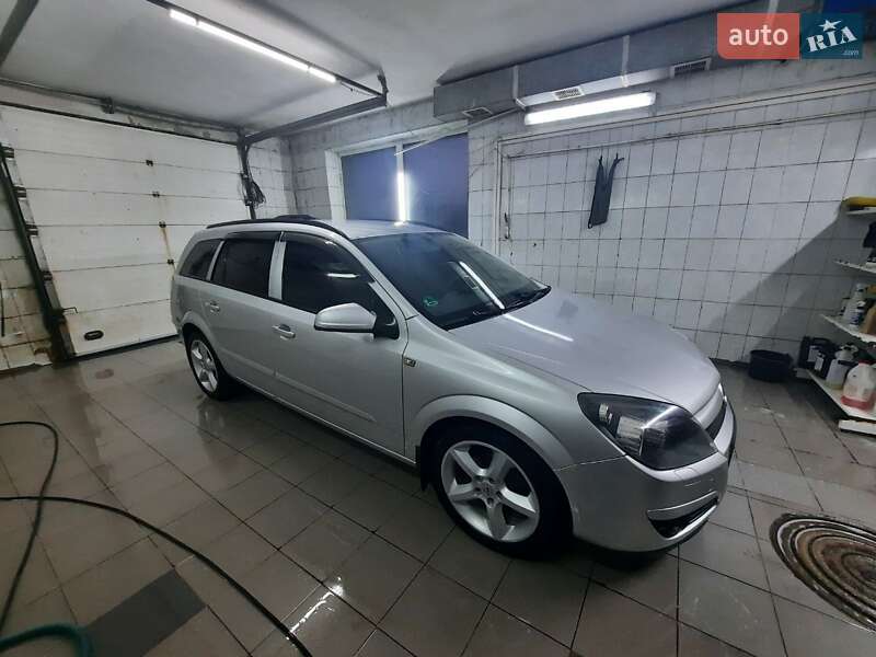 Универсал Opel Astra 2005 в Черкассах