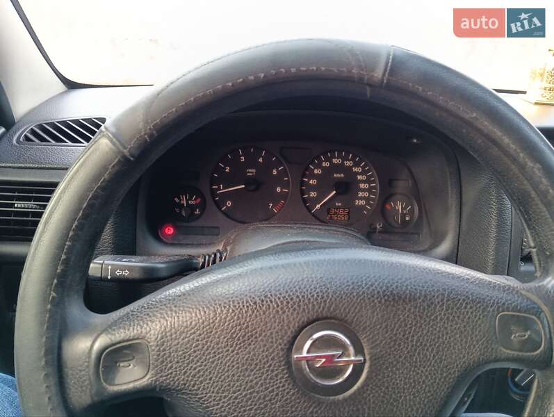 Седан Opel Astra 1999 в Черновцах