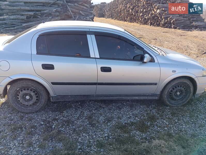 Седан Opel Astra 1999 в Черновцах