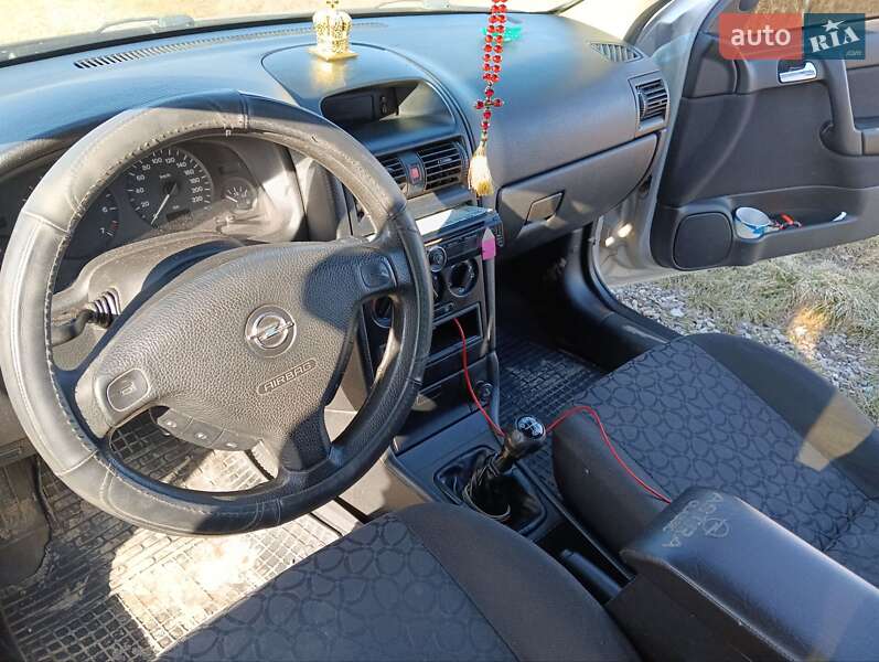 Седан Opel Astra 1999 в Черновцах