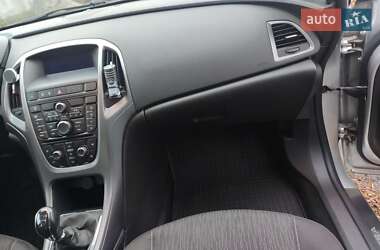 Универсал Opel Astra 2015 в 
