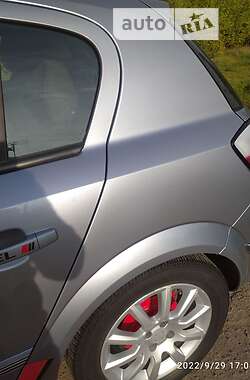 Хэтчбек Opel Astra 2004 в 