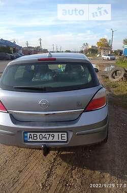 Хэтчбек Opel Astra 2004 в 