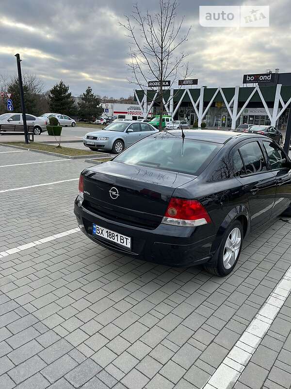 Седан Opel Astra 2014 в Хмельницком