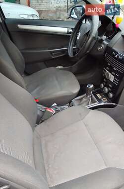 Универсал Opel Astra 2010 в 