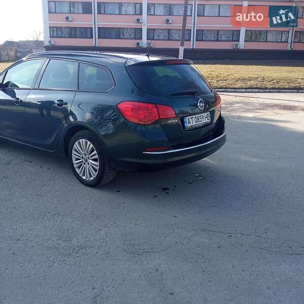 Универсал Opel Astra 2015 в Житомире
