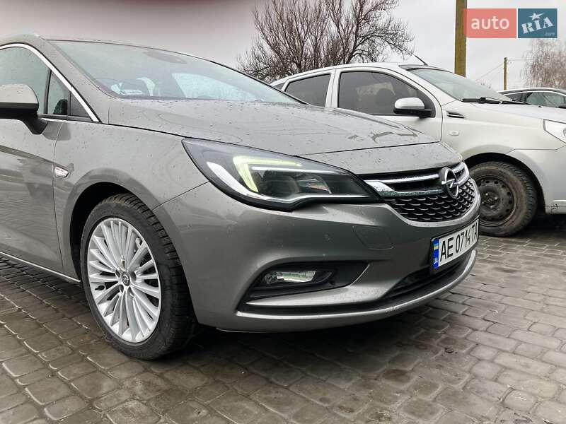Универсал Opel Astra 2016 в Днепре