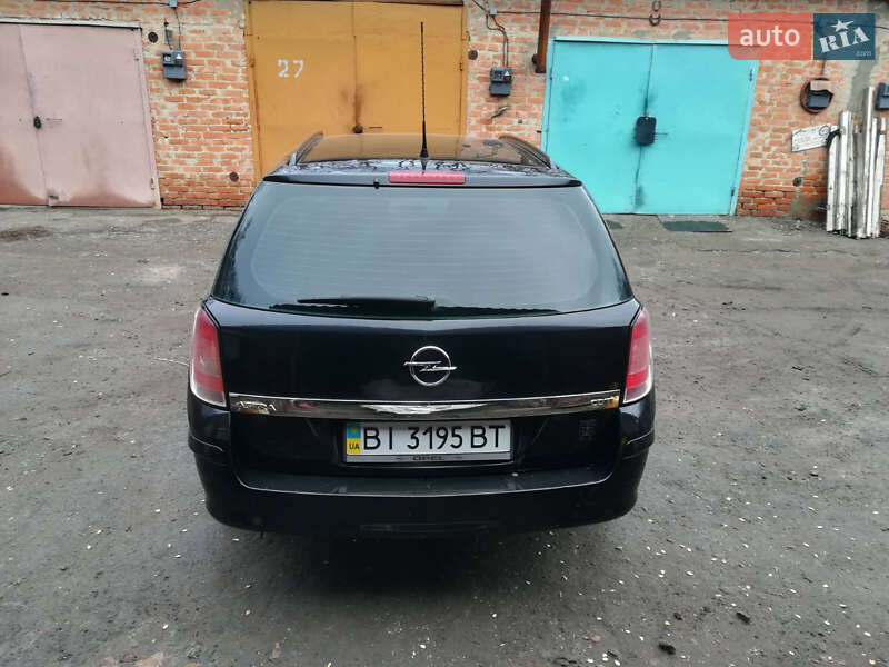 Універсал Opel Astra 2006 в Гадячі