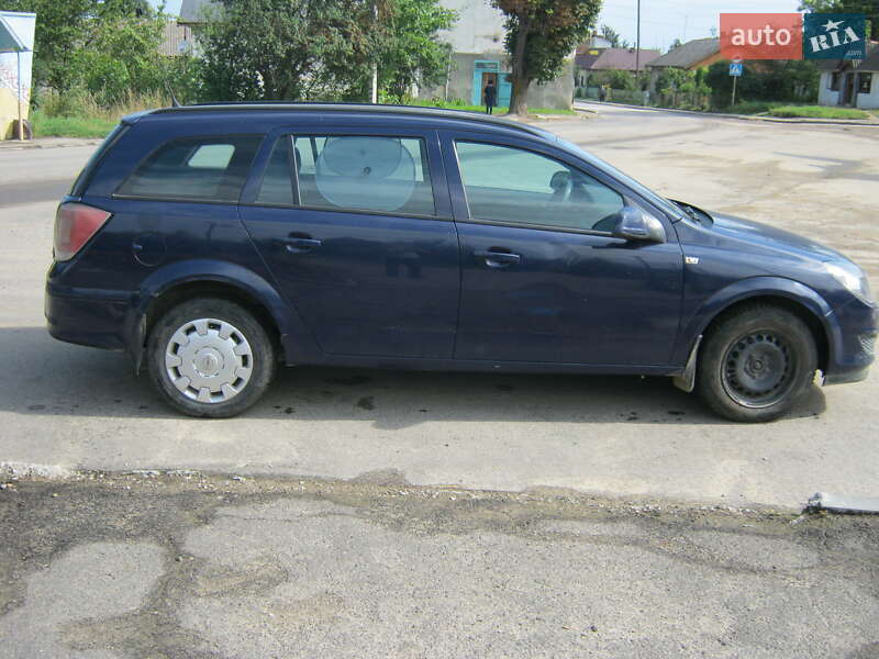 Универсал Opel Astra 2010 в Бориславе