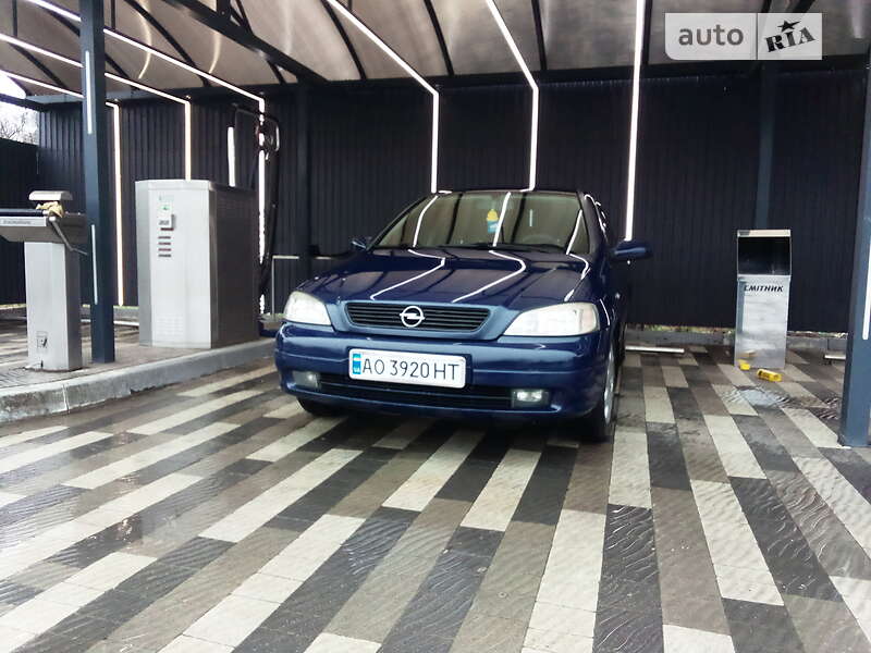 Седан Opel Astra 2000 в Ужгороде