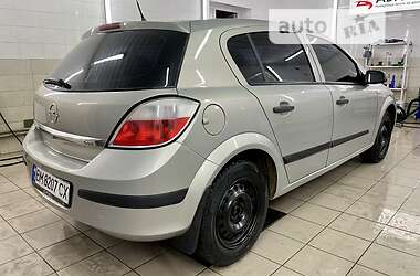 Хэтчбек Opel Astra 2006 в Сумах